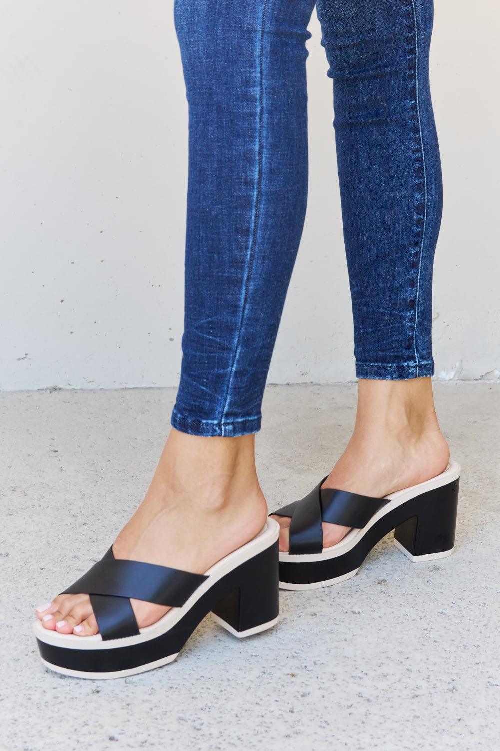 Bona Fide Fashion - Contrast Platform Sandals in Black - Women Fashion - Bona Fide Fashion